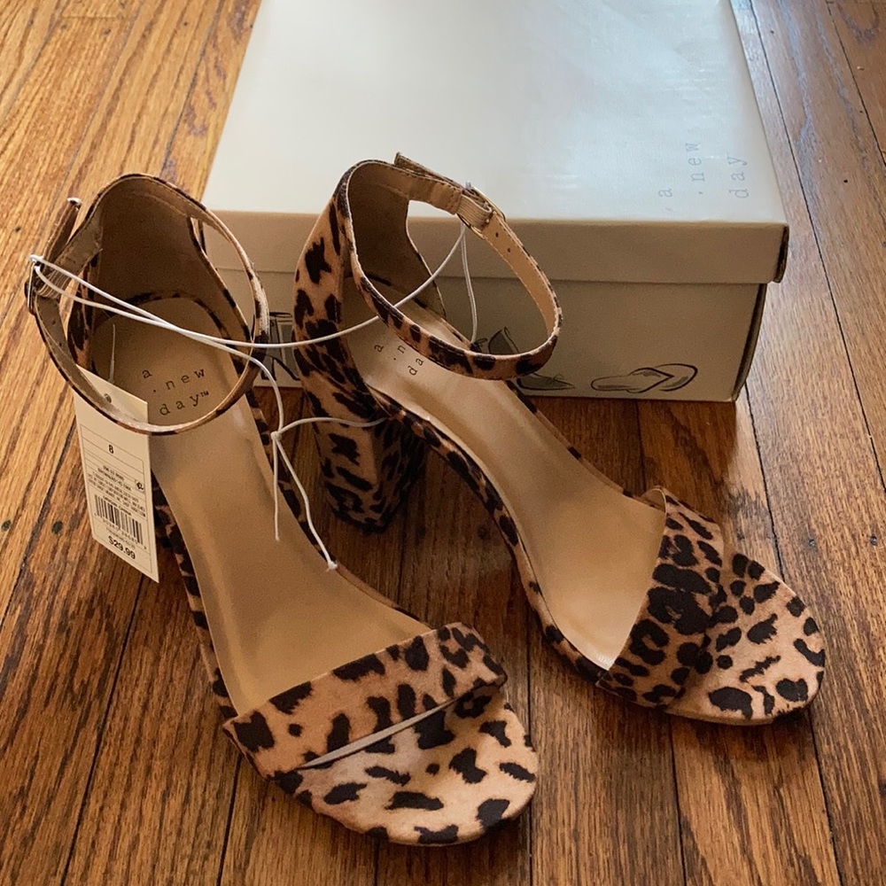 Leopard high heels size 8